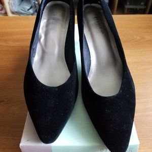 Black Velvet Heel
